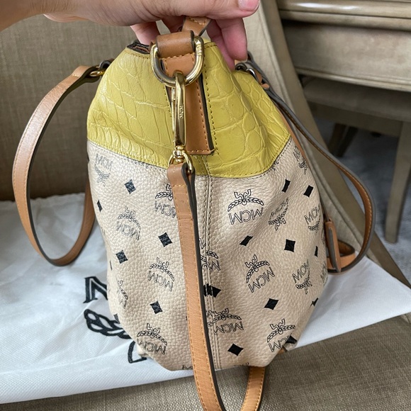 Authentic MCM Visetos shoulder crossbody bag (E11) - Picture 5 of 16